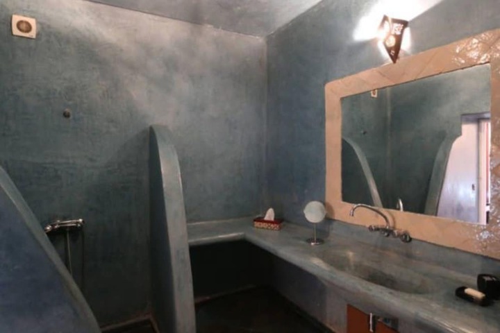 Room 11 of 21