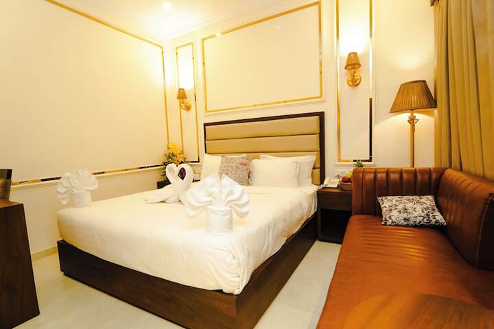 Room 28 of 53