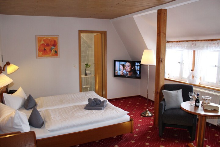 Room 11 of 27