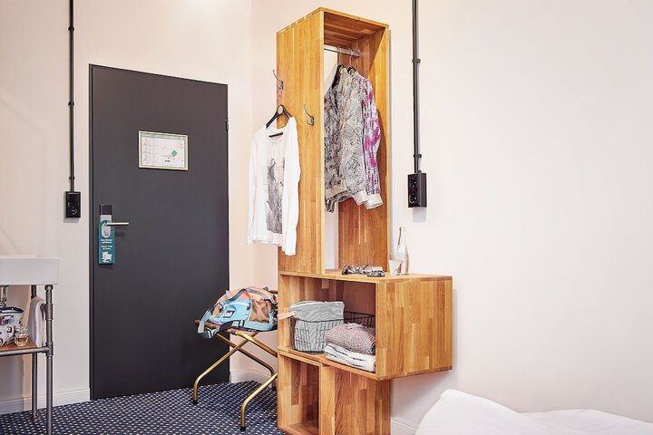 Room 15 of 22
