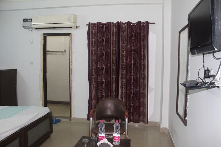 Room 6 of 21