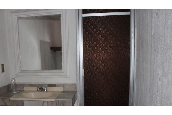 Room 18 of 46