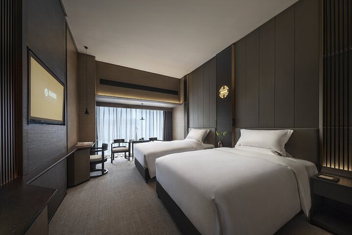 Room 3 of 7