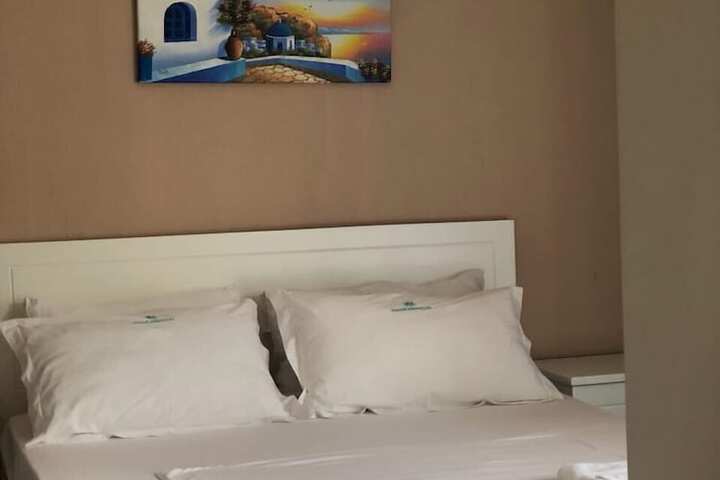 Hotel 76 of 80