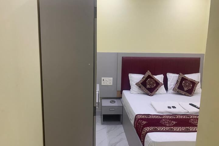 Room 4 of 21