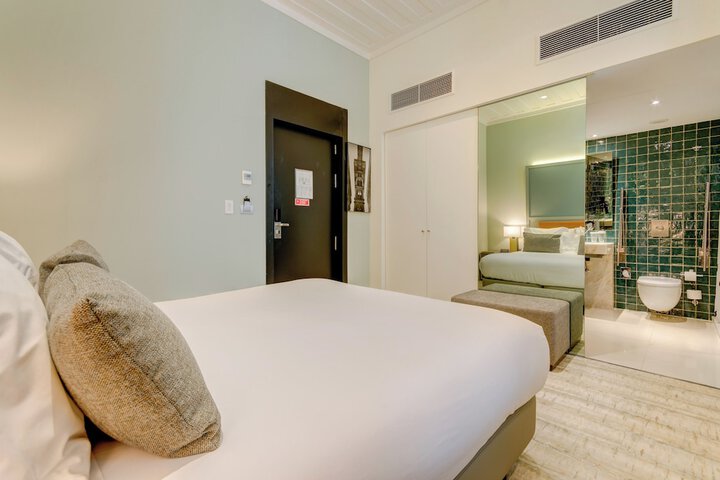 Room 35 of 48