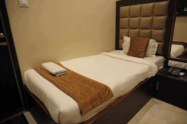 Room 2 of 19