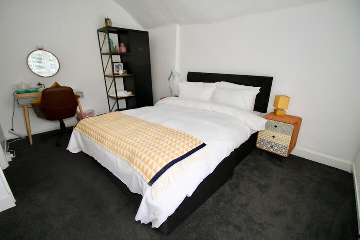 Room 3 of 39