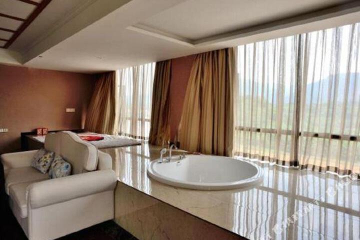Chishui Hotel