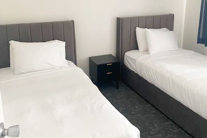 Room 25 of 37