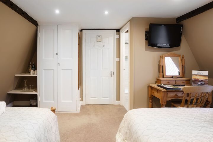 Room 17 of 63