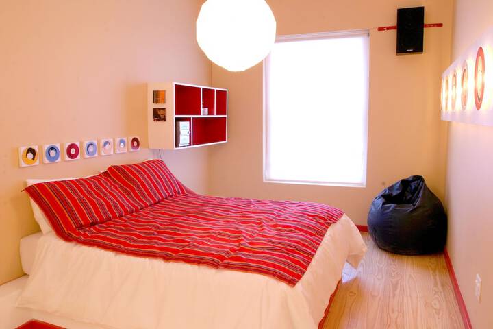 Room 9 of 48