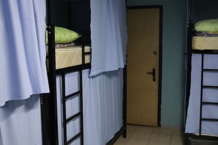 Room 25 of 38