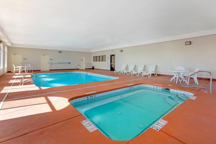 Hotel Pool