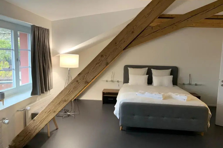 Room 3 of 16