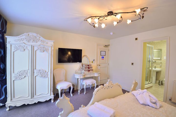 Room 10 of 61