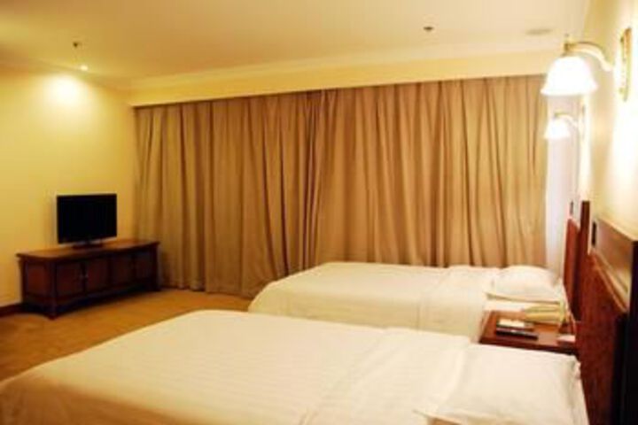 Room 13 of 70
