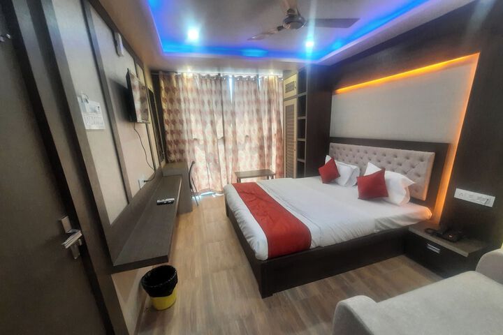 Room 2 of 7
