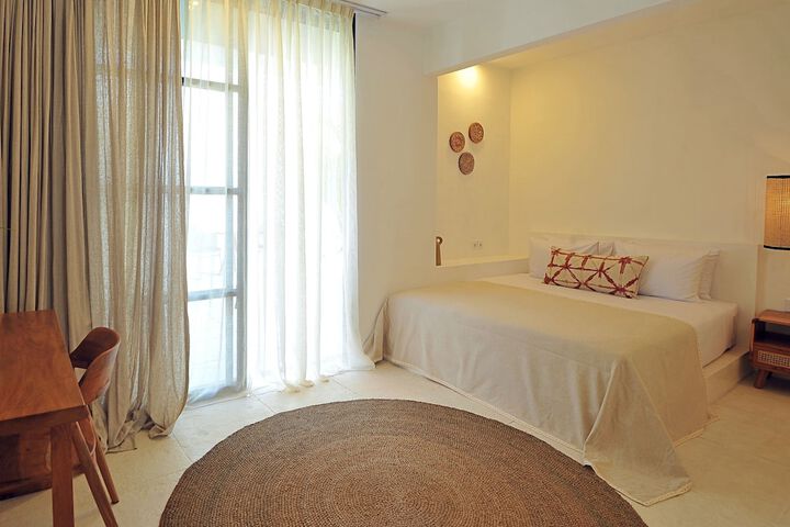 Room 3 of 37