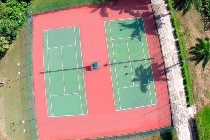 Tennis court