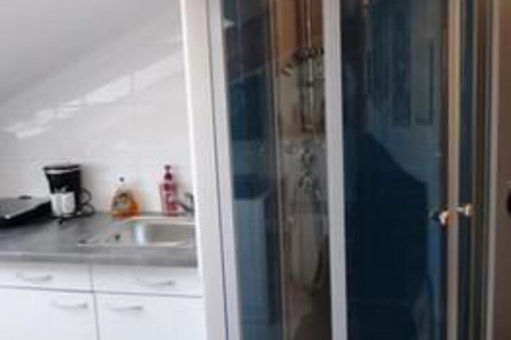 Room 3 of 9