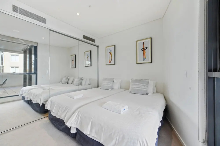Room 2 of 9