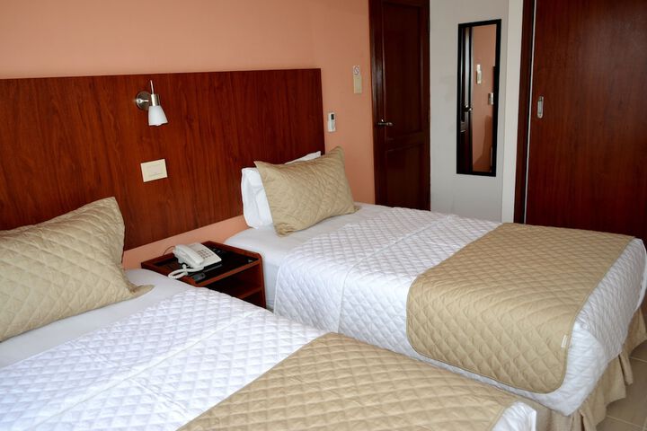 Room 7 of 122
