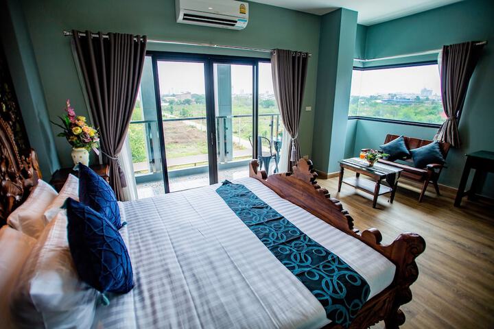 Room 10 of 34