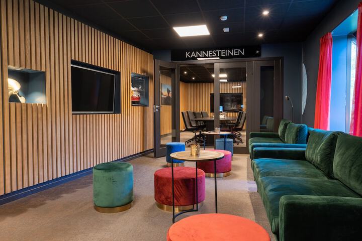 Entrance & Lobby