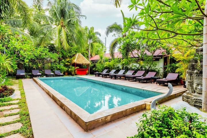 Pool 173 of 298