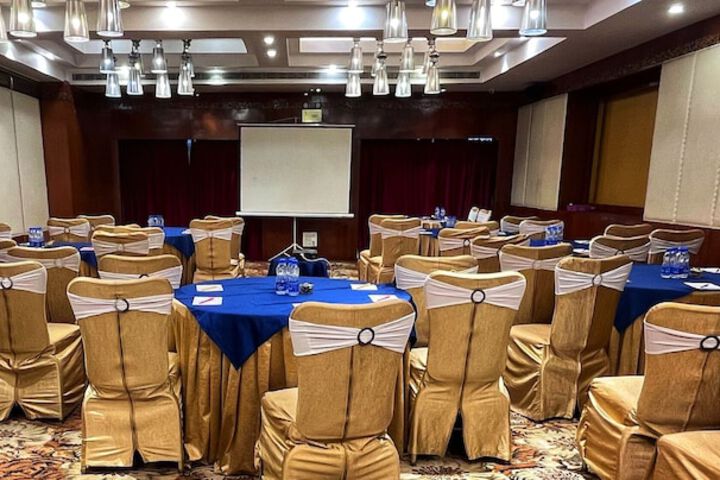 Ballroom/Hall 109 of 121