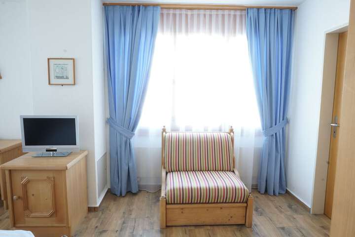 Room 12 of 23