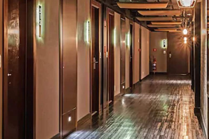 Ballroom/Hall 42 of 45