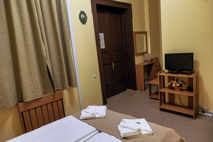 Room 21 of 37