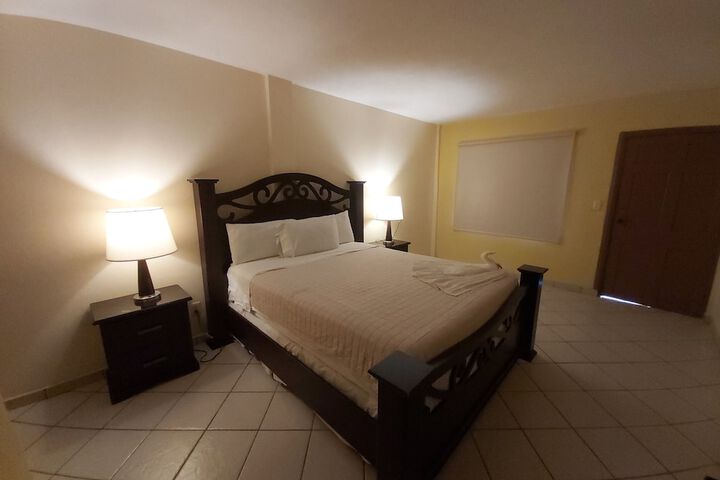 Room 6 of 37
