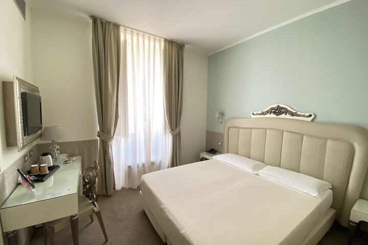 Room 12 of 41