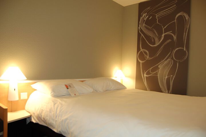 Room 13 of 64