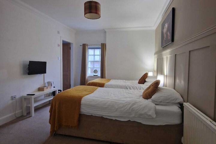 Room 16 of 37