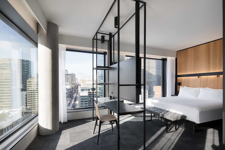 Room 27 of 105