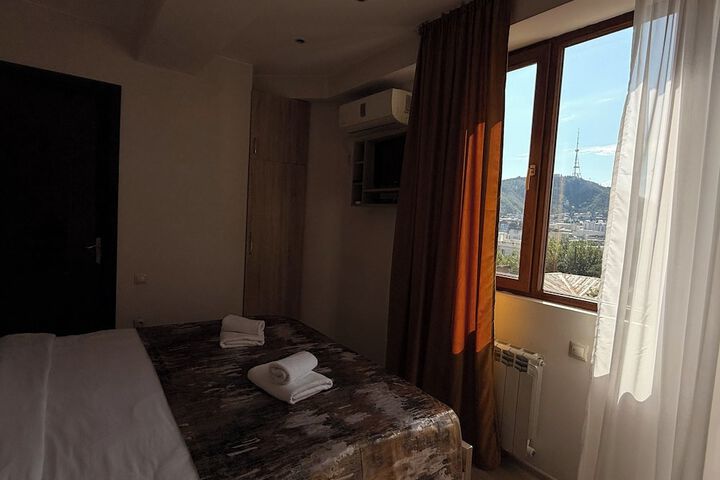 Room 26 of 86