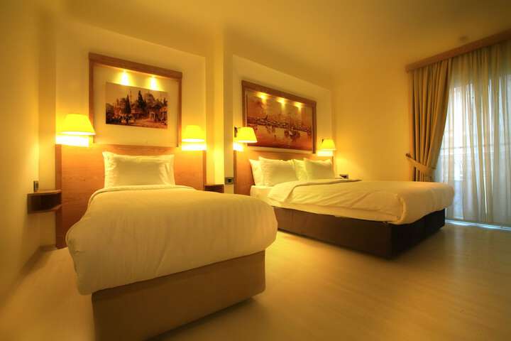 Room 26 of 74