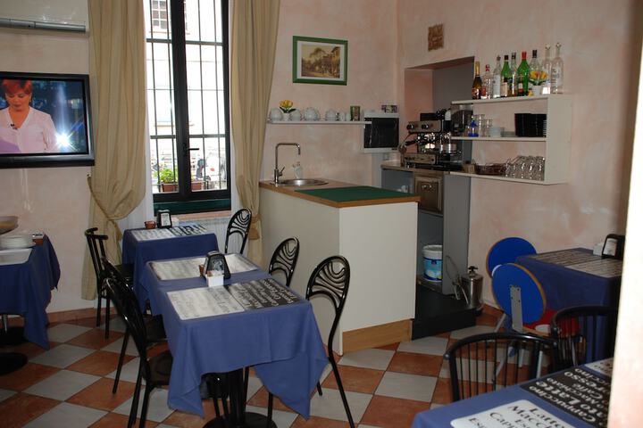 Breakfast area