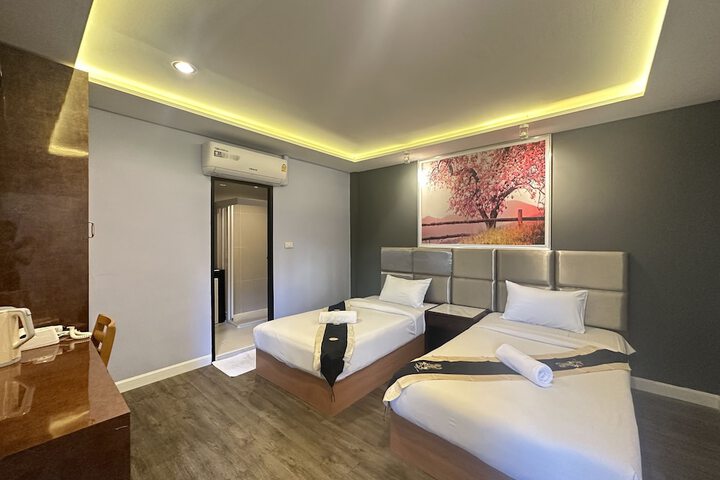 Room 16 of 46