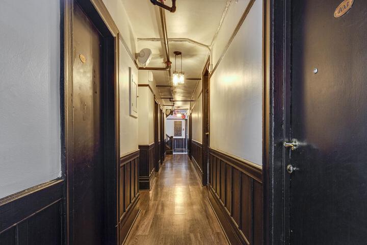 Entrance & Lobby