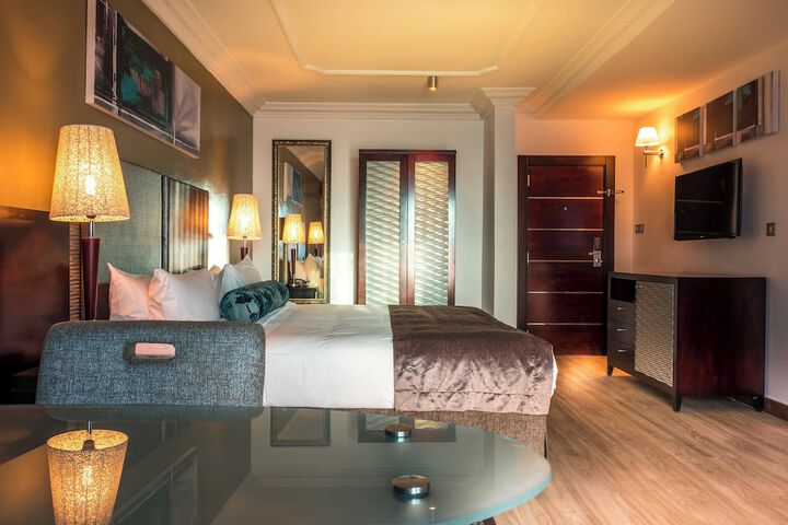 Room 28 of 90