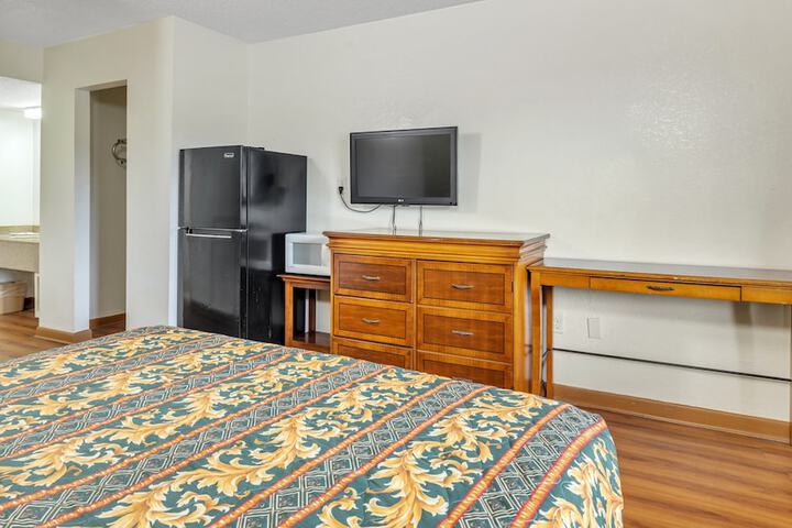 Room 7 of 34