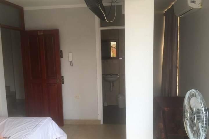 Room 2 of 6