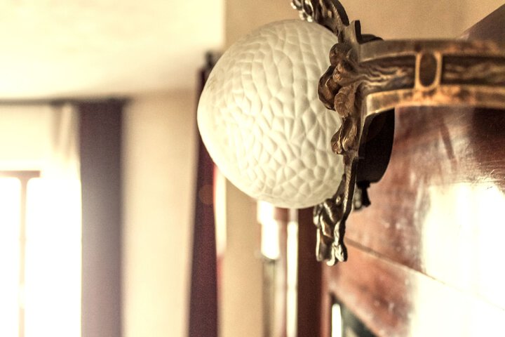 Room 27 of 48