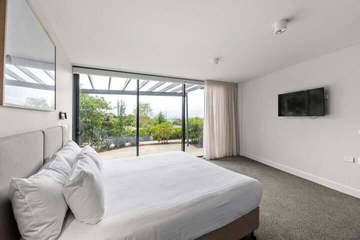 Room 8 of 75