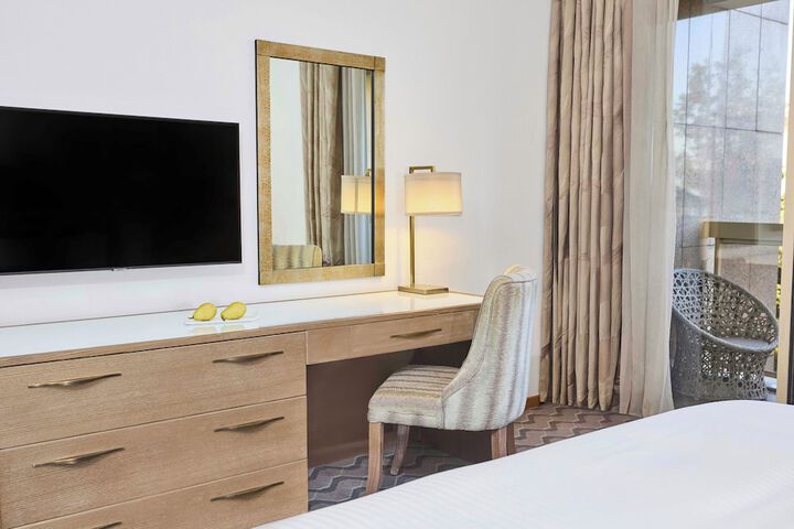 Room 93 of 266